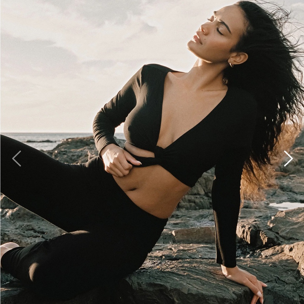 Black Long Sleeve Crop Top